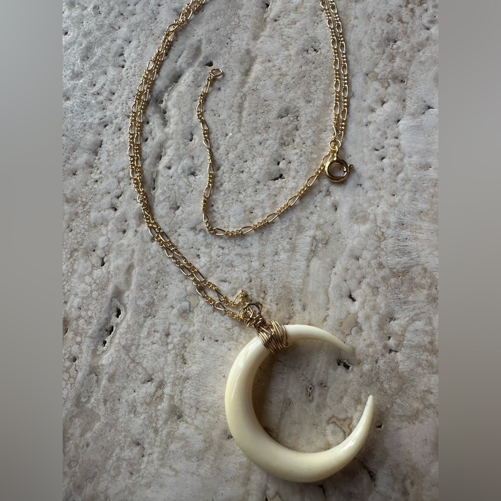 14k gold filled crescent moon pendant - Picture 6 of 6